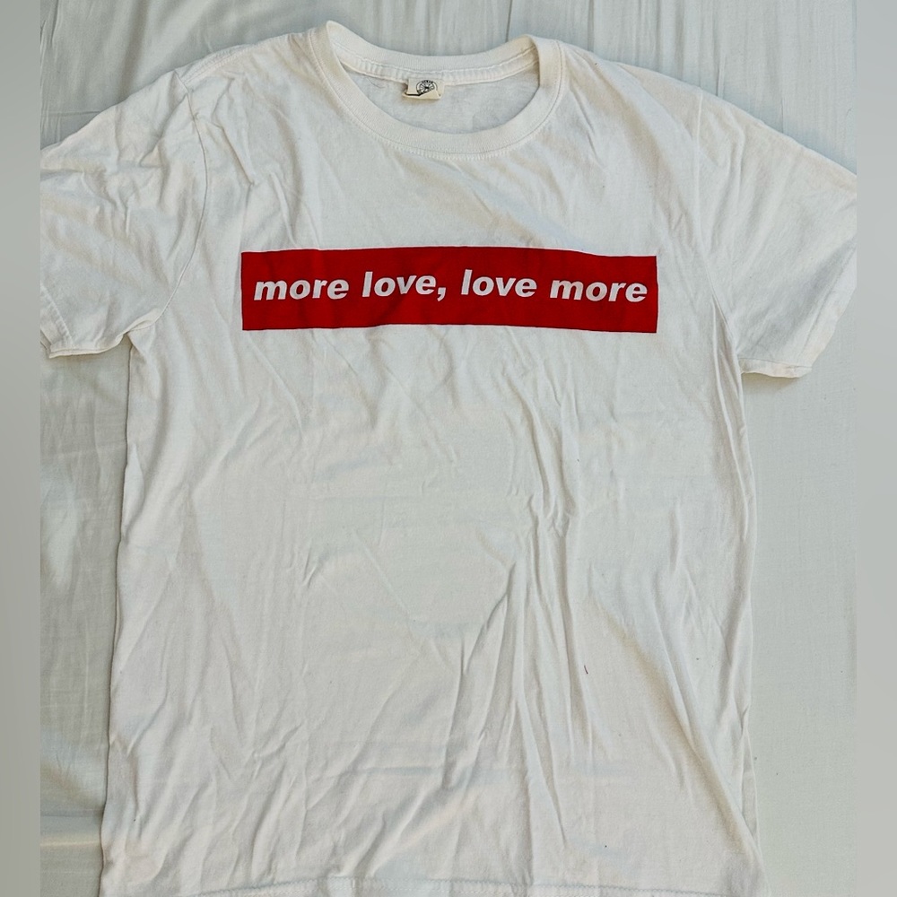 ❤️UO Love T shirt ❤️